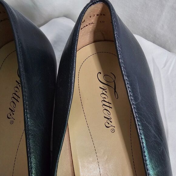 Trotters Black Leather 1 1/4" Heel Pumps Excellent Condition sz 8 1/2 W - Picture 5 of 6